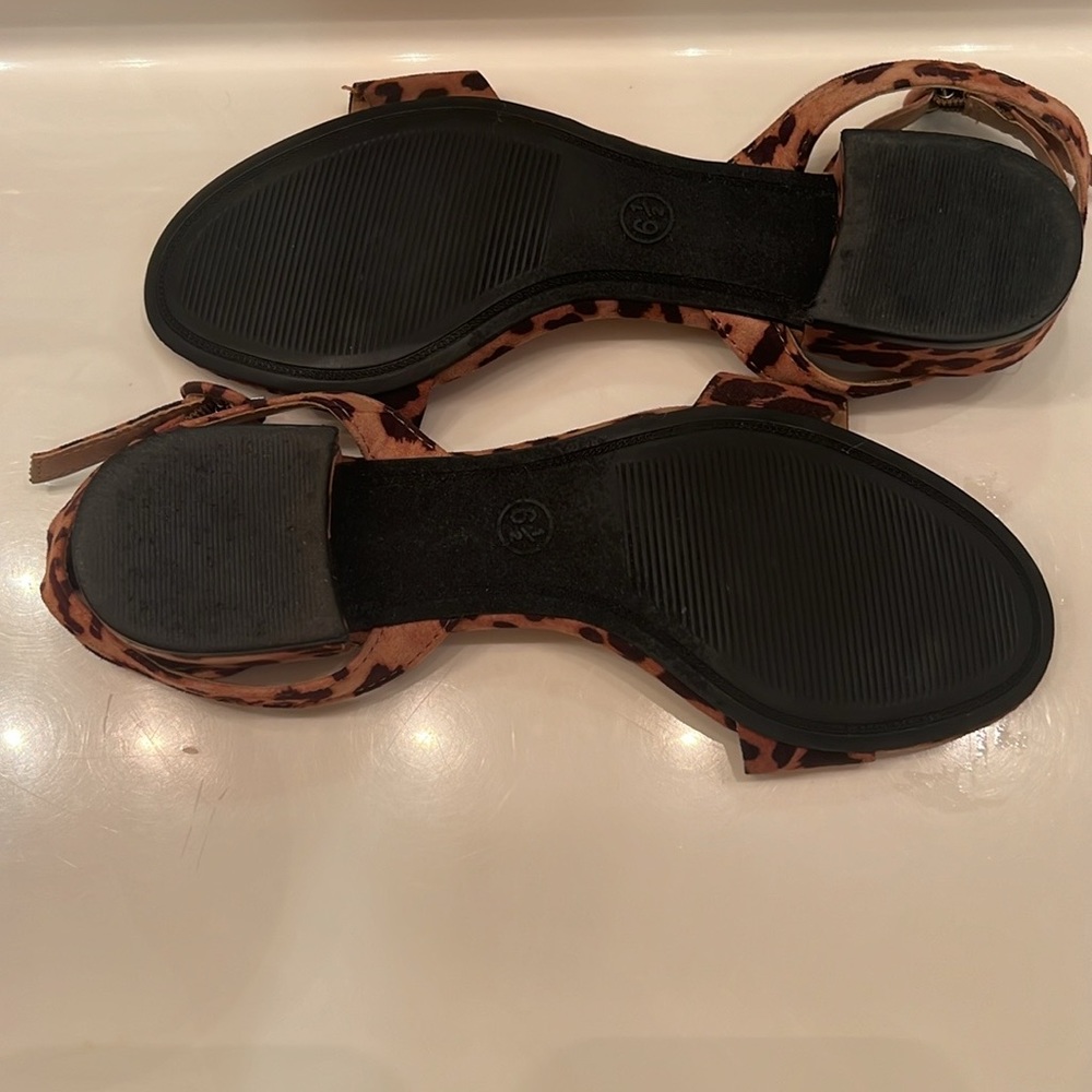 Leopard ankle sandals